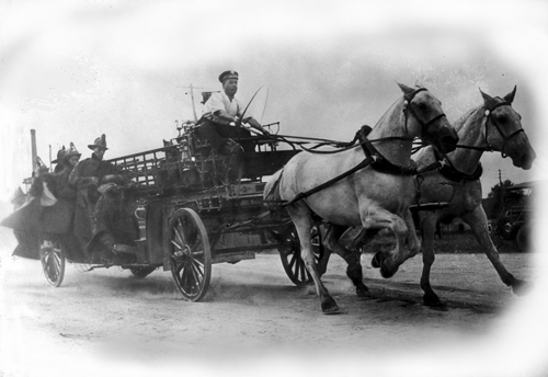 1905_Horse_Drwan_Hook_and_Ladder.jpg